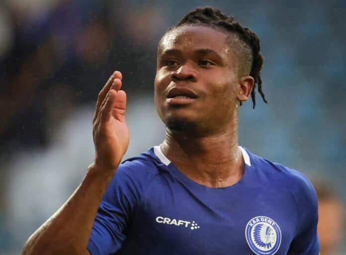 Gift Orban shares his happiness with Gent fans Gift Orban shares his happiness with Gent fans