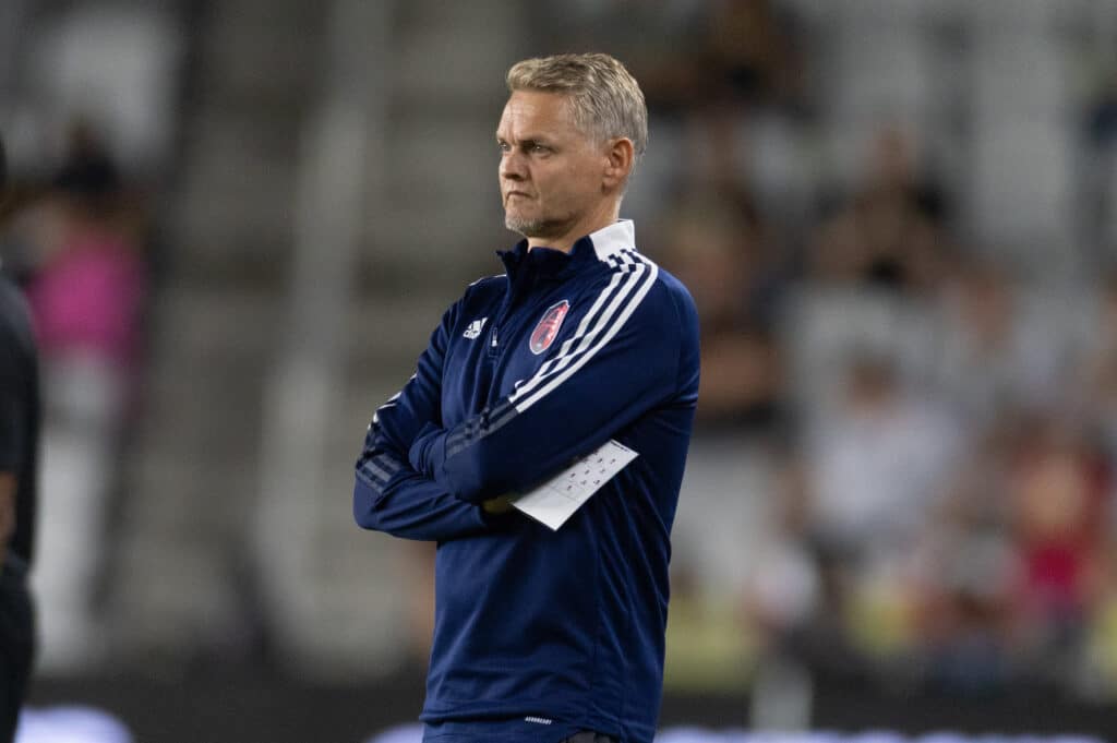 Bradley Carnell - Salary, net worth, family, house 2 St. Louis City head coach Bradley Carnell in the first half against theColumbus Crew
