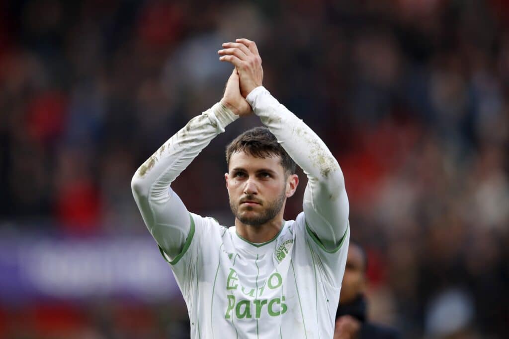 Napoli's Osimhen replacement plan takes shape amid renewal uncertainty 1 Santiago Gimenez of Feyenoord during the Dutch Eredivisie